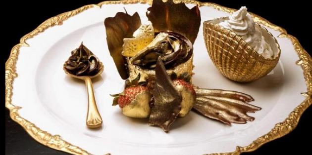 The Golden Phoenix Cupcake